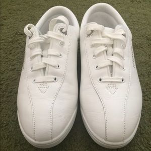 Like new - Easy Spirit AP1 Light Walking Sneaker
